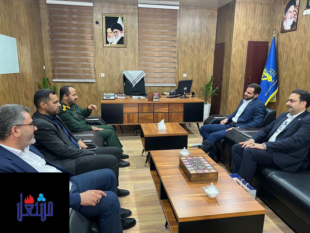 همزمان با آغاز هفته بسیج؛ مدیرعامل شرکت پلیمر آریاساسول با مقامات شهرستان عسلویه دیدار کرد