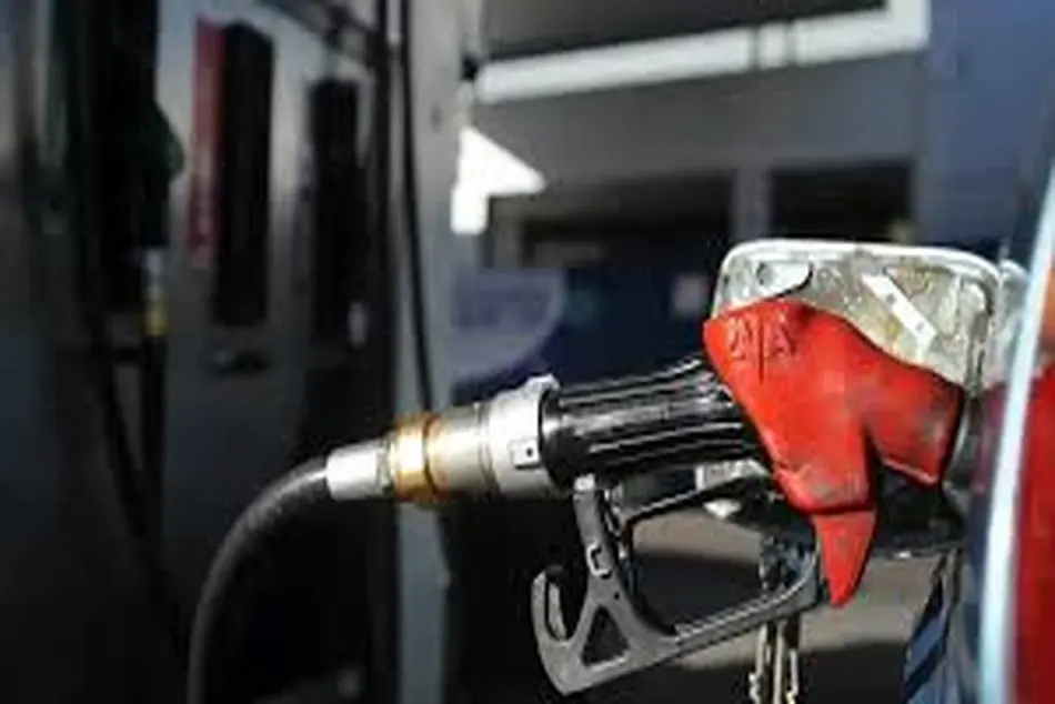 ارسال گازوئیل به جایگاهها مانند بنزین نامحدود نیست