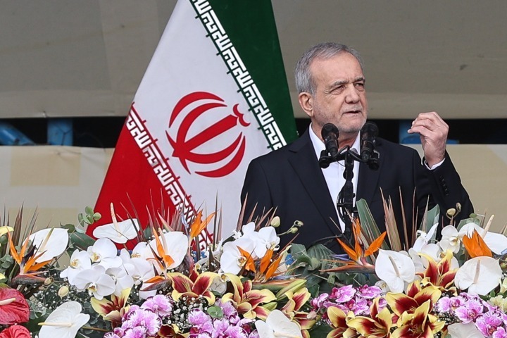 دنیا ببیند که ایرانیان برای دفاع ازکشورشان به صحنه آمدهاند/ ایران سرخم نخواهد کرد