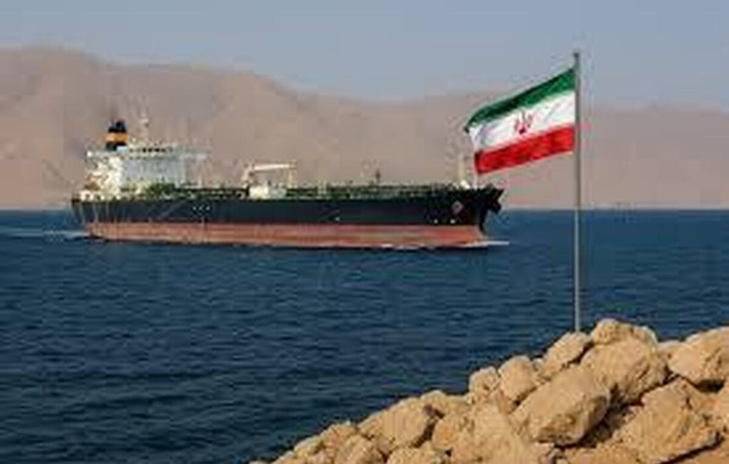 اختلال در تنگه هرمز میتواند قیمت نفت را به بالای ۱۰۰ دلار برساند