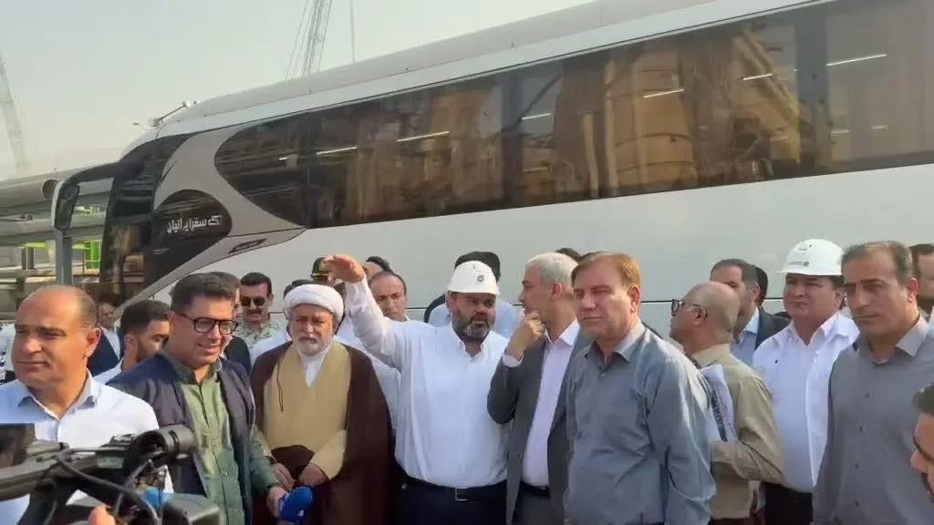وزیر اقتصاد از پتروشیمی جم بازدید کرد